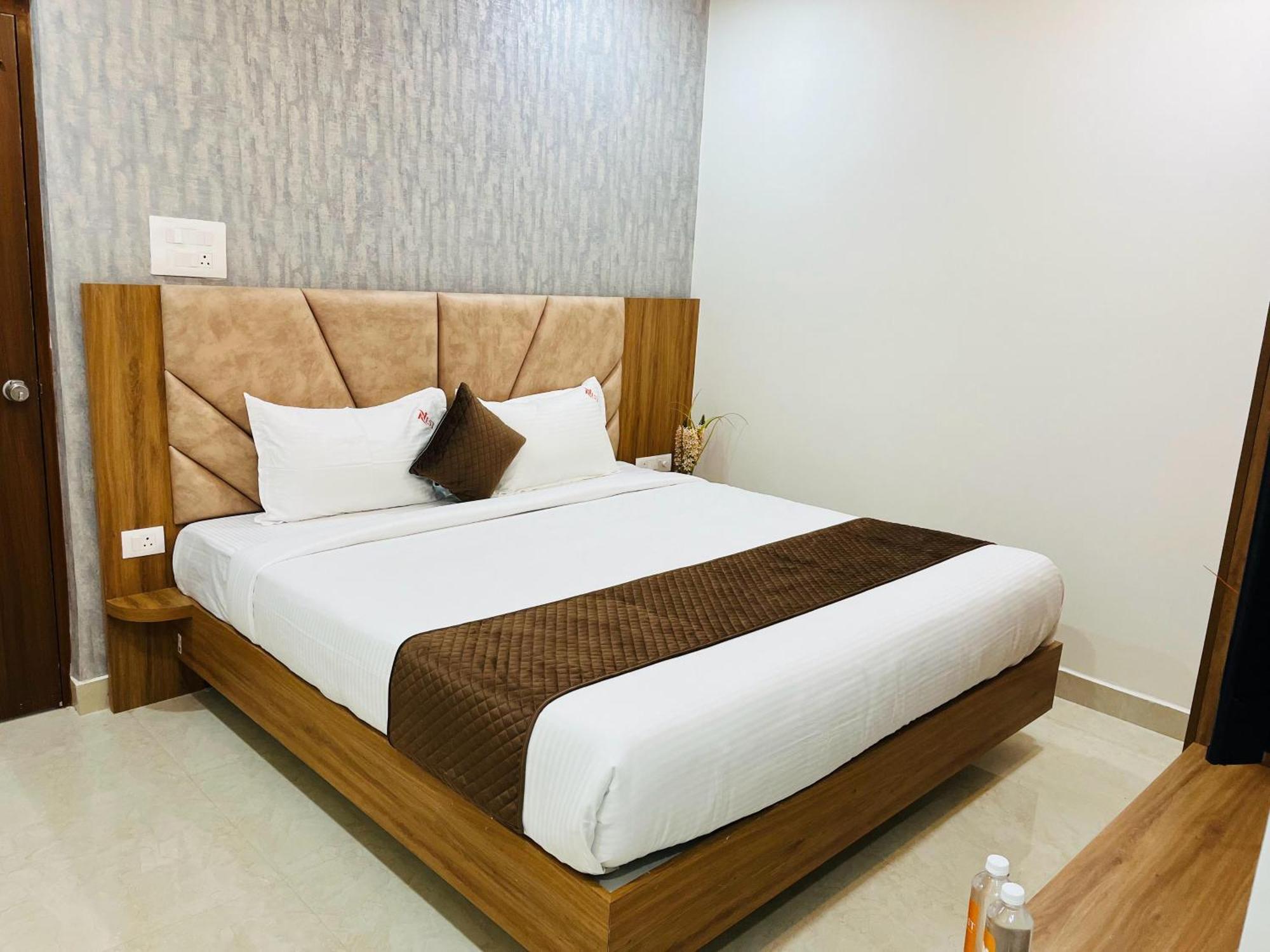 Viola Suites Haydarabad Dış mekan fotoğraf